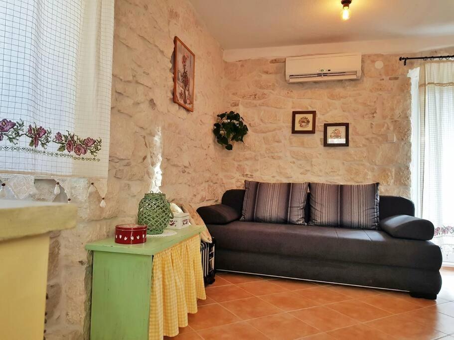 Vintage Stone House Eldo In Podaspilje, Omis Ngoại thất bức ảnh